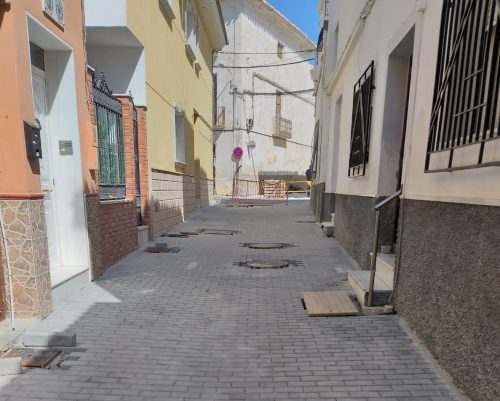 Lee más sobre el artículo Pavimentación con adoquines en calle Cantoria – Almería