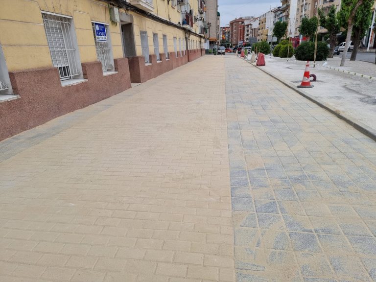Lee más sobre el artículo PAVIMENTACION CON ADOQUINES DE HORMIGON EN CALLE SALON MOLINA DE SEGURA-MURCIA